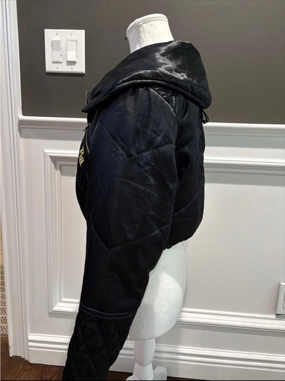 Rocawear Black Cropped Hooded Bomber Jacket with Pink Lining - Picture 8 of 10